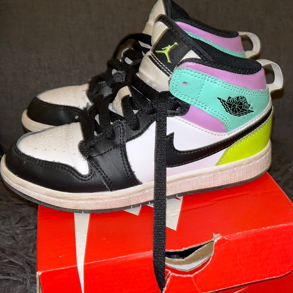 Size 1Y Boys Nike Dunks